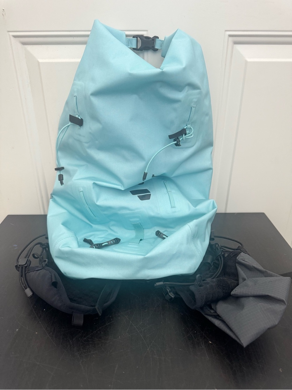 Deuter Vertrail 16 L Waterproof Hiking Backpack Glacier Graphite Light Aqua